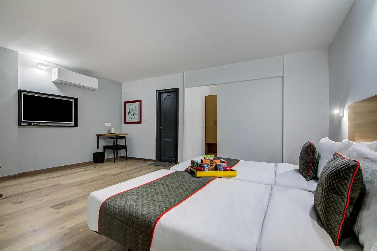 Hotel Oyo Townhouse 42 Urvashi Theatre Chennai Esterno foto