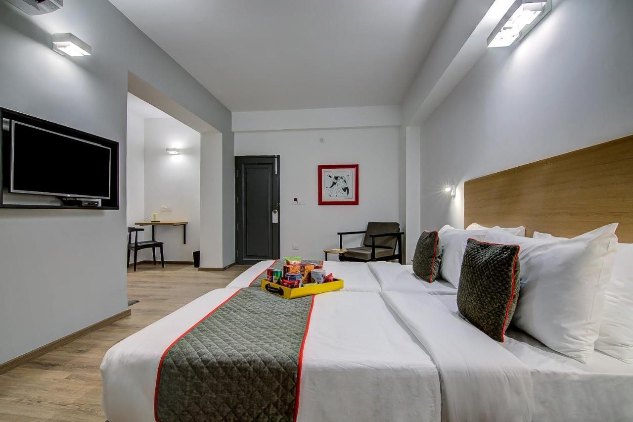 Hotel Oyo Townhouse 42 Urvashi Theatre Chennai Esterno foto