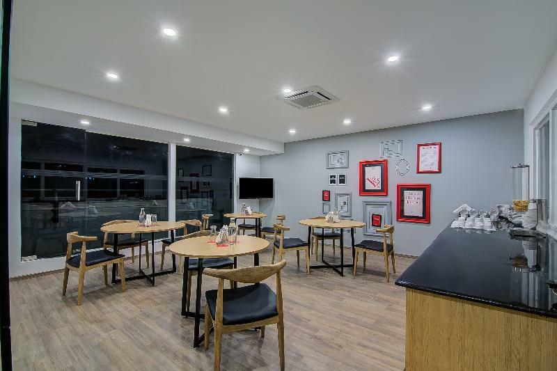 Hotel Oyo Townhouse 42 Urvashi Theatre Chennai Esterno foto