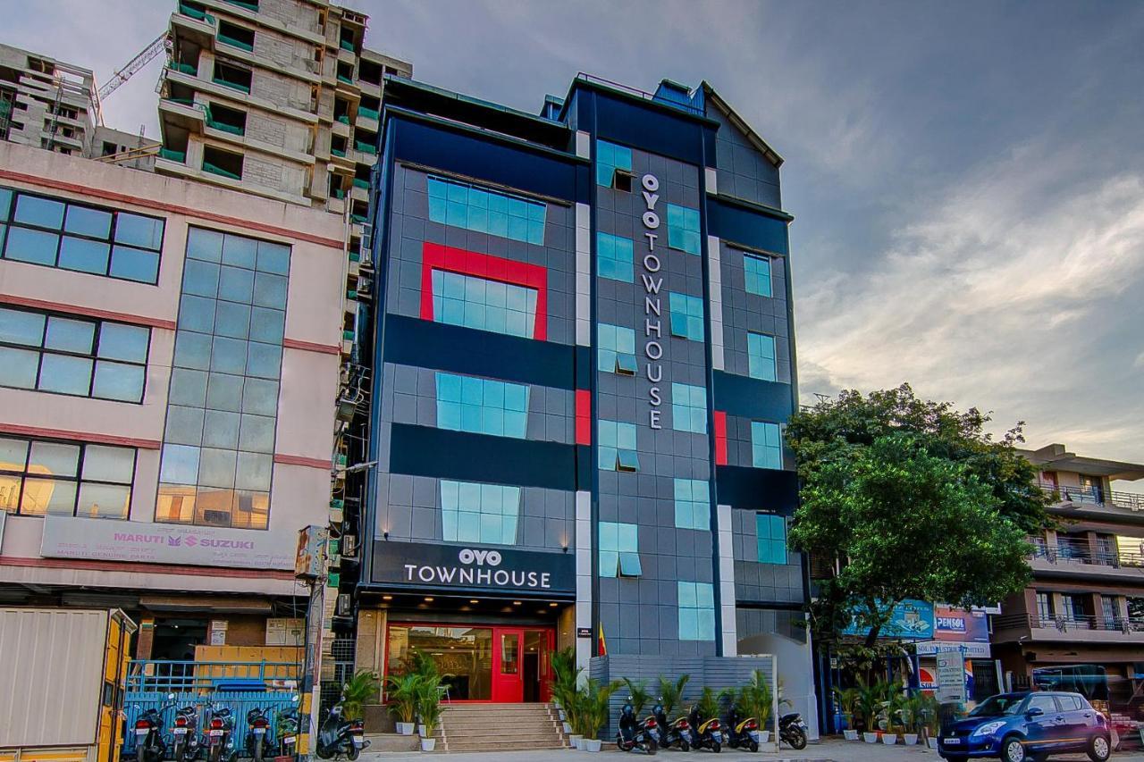 Hotel Oyo Townhouse 42 Urvashi Theatre Chennai Esterno foto