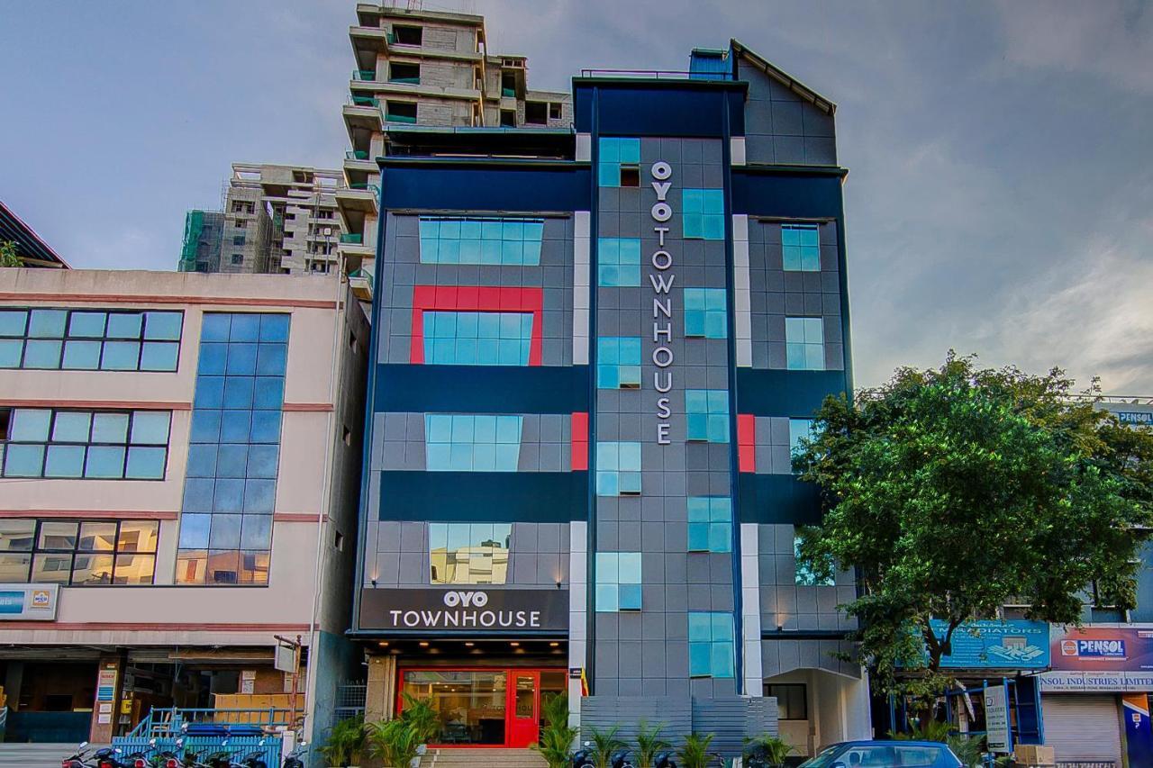 Hotel Oyo Townhouse 42 Urvashi Theatre Chennai Esterno foto